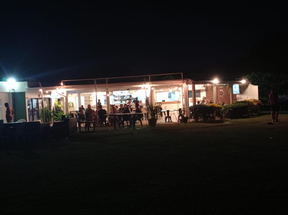 ブリッジタウン126 Friendship, Rockley Golf Clubアパートメント エクステリア 写真