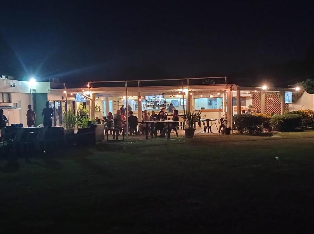 ブリッジタウン126 Friendship, Rockley Golf Clubアパートメント エクステリア 写真